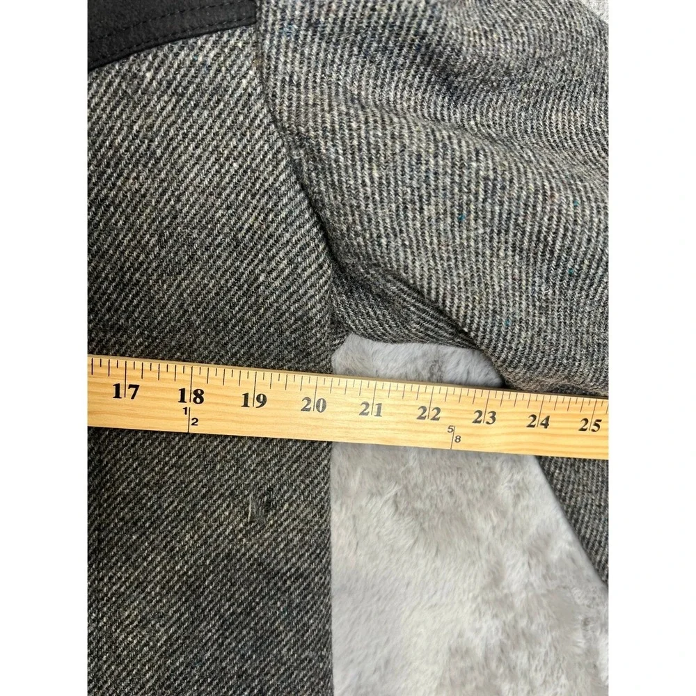 Vtg Pendleton 40 Grey Tweed Wool Blazer Black Yoke Sport Coat Made in USA Mens